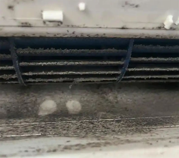 灵丘空调吹的风有股烧焦味是怎么回事